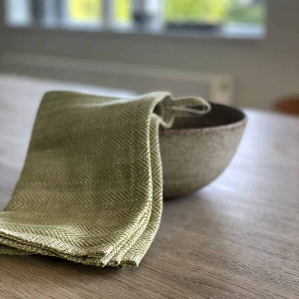 Lys groen haandvaevet viskestykke 1