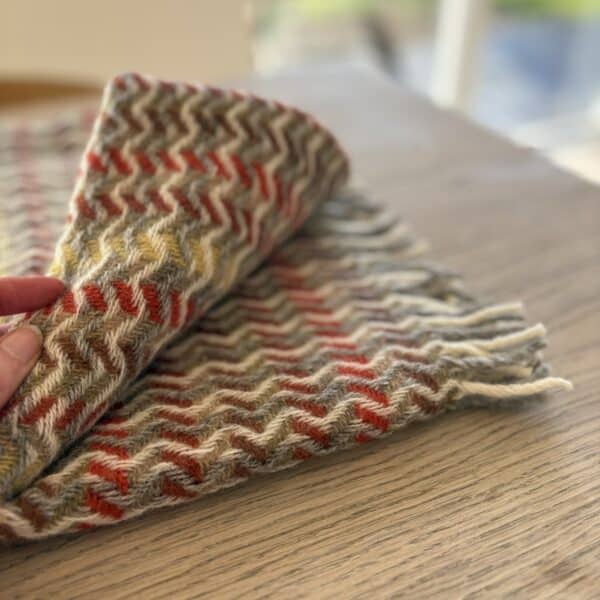 Håndvævet babyplaid<br>- orange og gule nuancer - Image 7